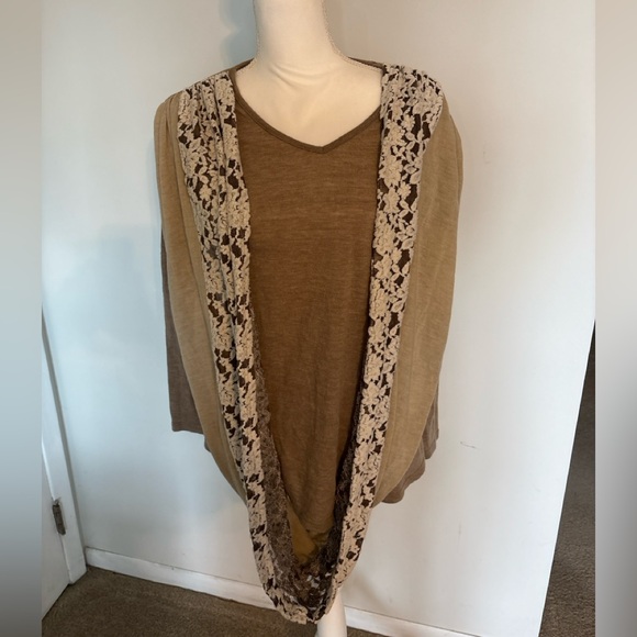 Alter’d State Boho Asymmetrical Lace Drape Top – Medium - Picture 3 of 8